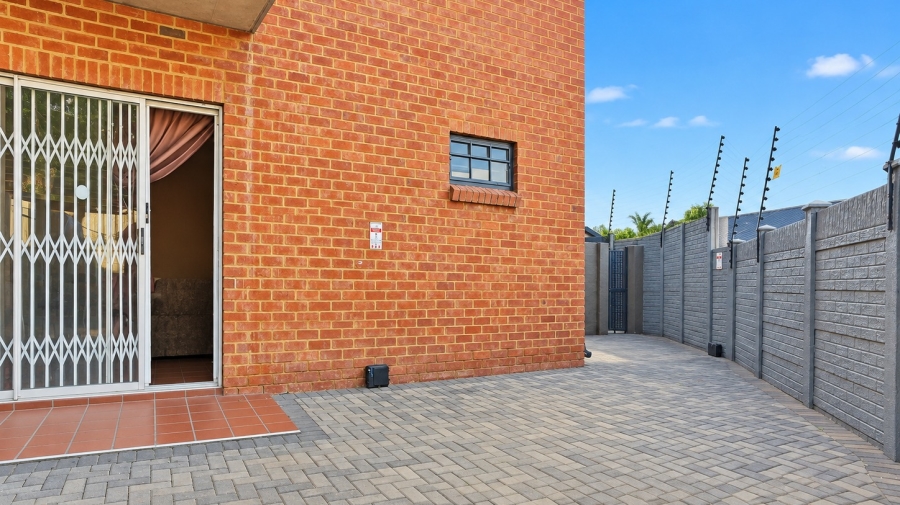 1 Bedroom Property for Sale in Rustenburg Central North West